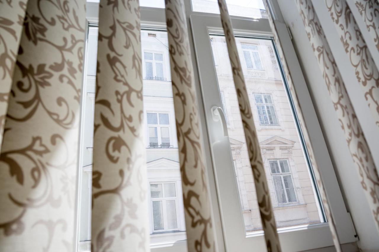 Apartment On Valova Street Lviv Exterior photo